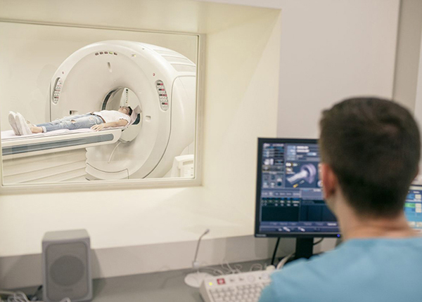 Chụp MRI là một trong những kỹ thuật mang lại kết quả chẩn đoán chính xác trong vấn đề xác định lỗ rò