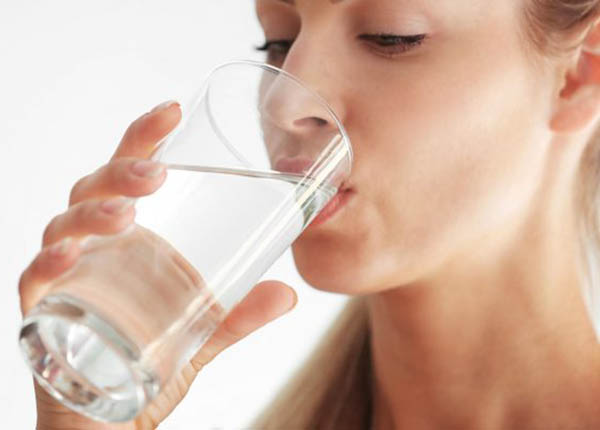 Nên uống chuẩn quy tắc 3 cốc nước mỗi ngày vào thời điểm quan trọng